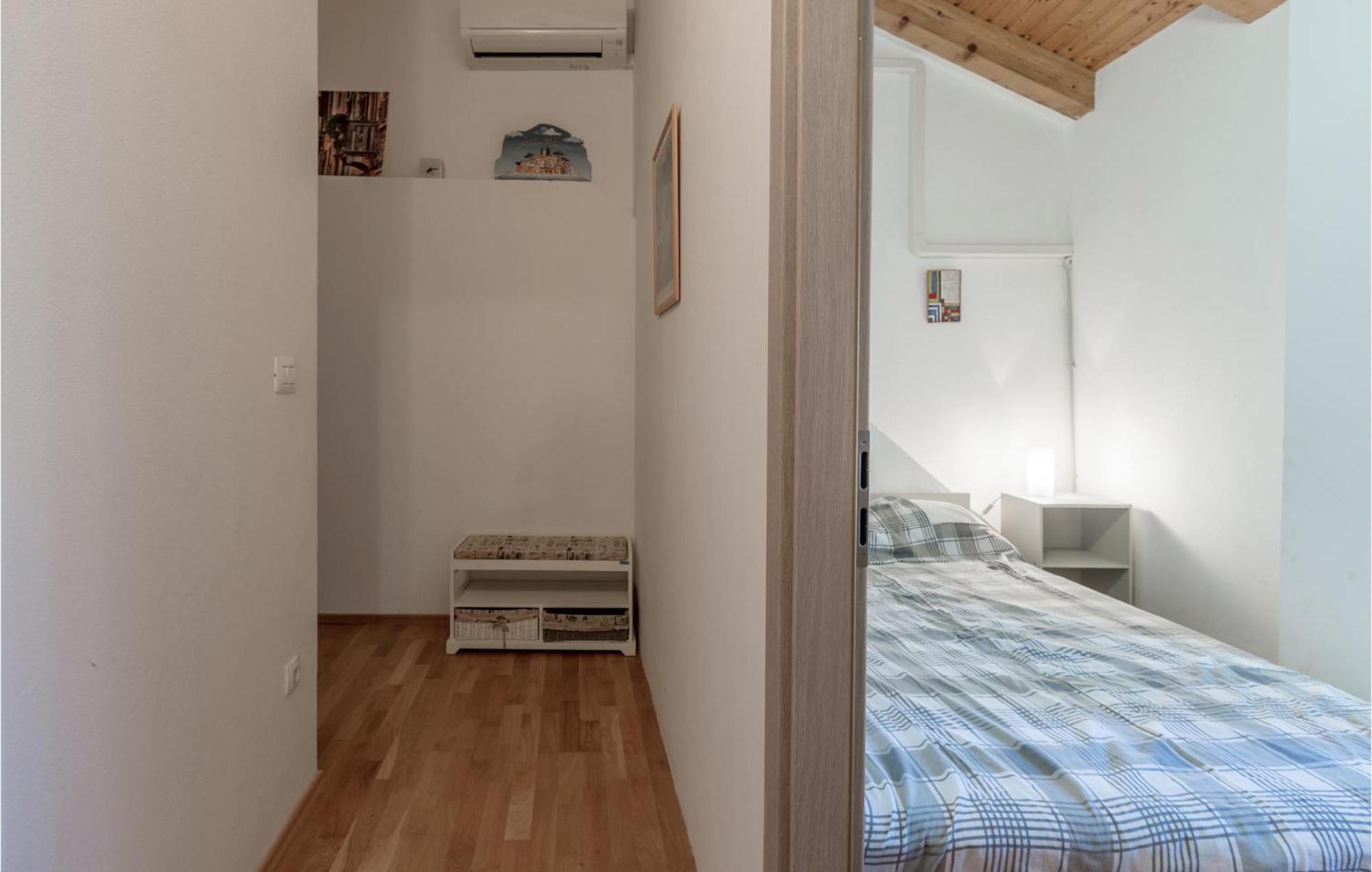 2 Bedroom Stunning Home In Bale Zewnętrze zdjęcie